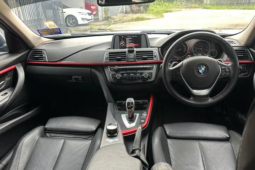 2016 BMW 3 Series Sedan 320i Sport Terpakai